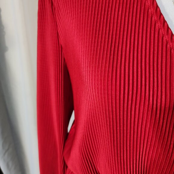 NWT- Red Ribbed Peplum- Waisted Long- Sleeved Shirt - Picture 4 of 8